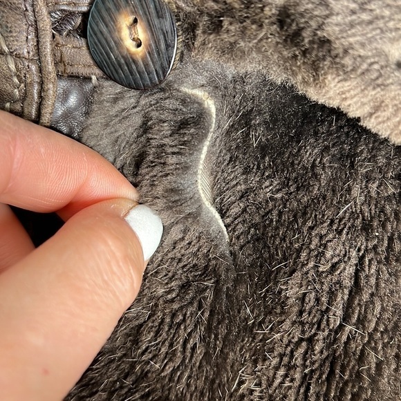 Vintage Sz 10-12 Sheared Fur Button Front Coat w/detachable hood w leather trim - Picture 6 of 13